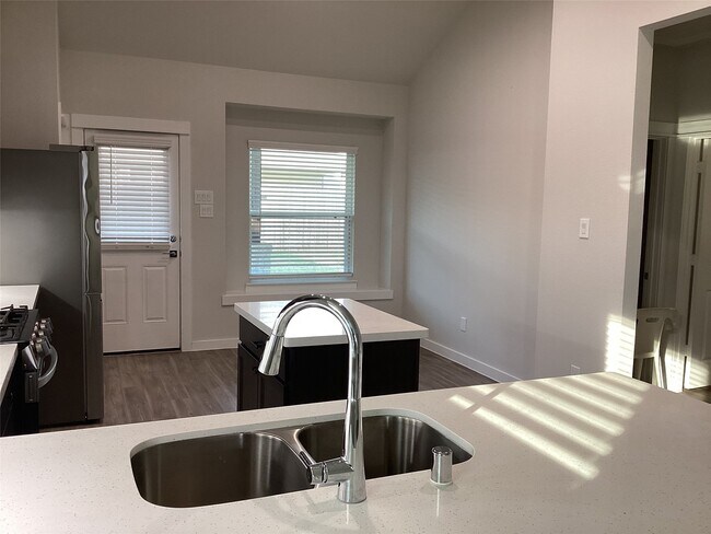 Building Photo - 7822 Ruth Ravine Ct