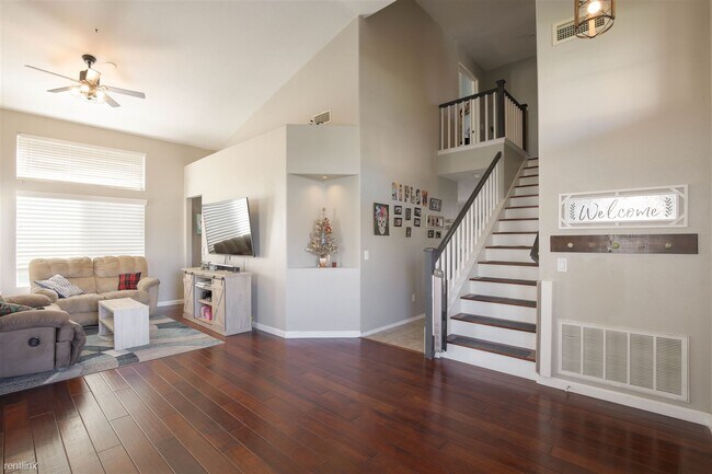 Foto del edificio - 3 br, 3 bath House - 33293 Calle Cantu