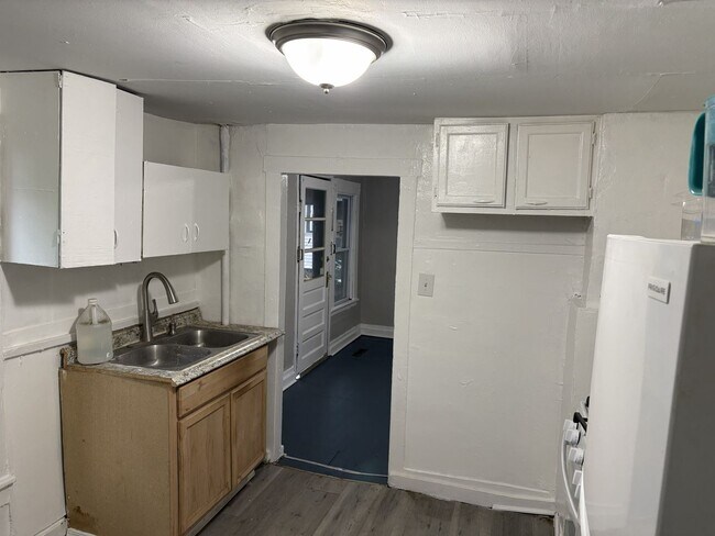 Building Photo - 104 Steuben St