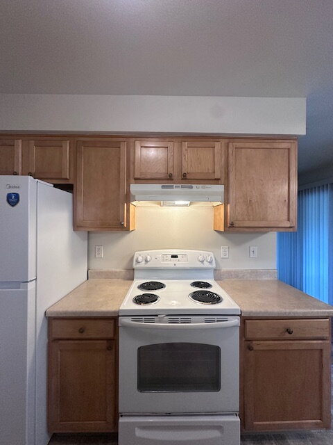 Foto del edificio - Charming 2-Bedroom Apartment with Modern Comforts on SE Division St.