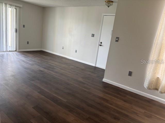 Building Photo - 528 Orange Dr