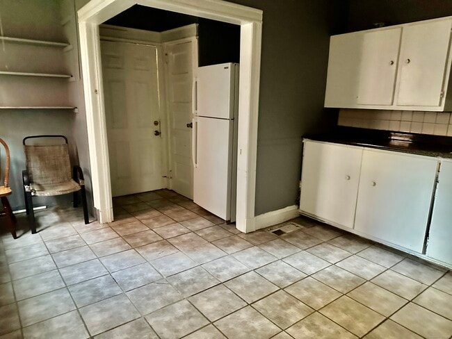 Building Photo - 54 Cabot St