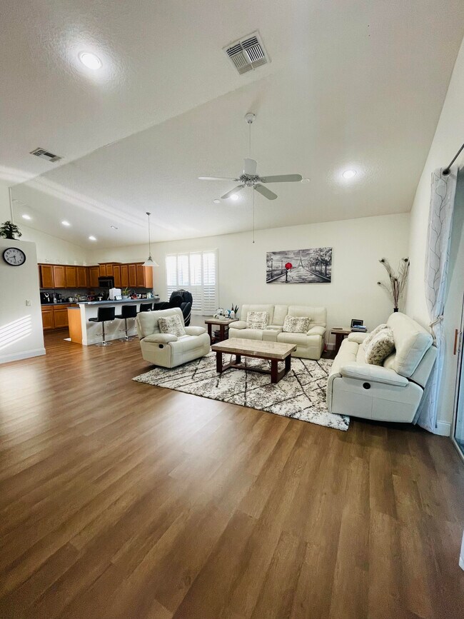 Building Photo - 5536 Burlwood Dr