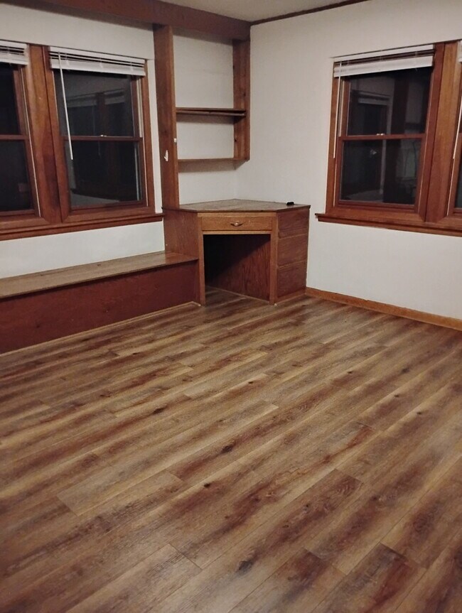 Foto del edificio - 321 E Wylie St