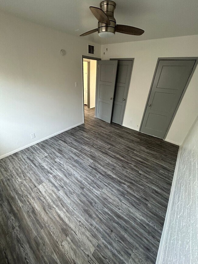 Foto del edificio - 2 bedroom with AC