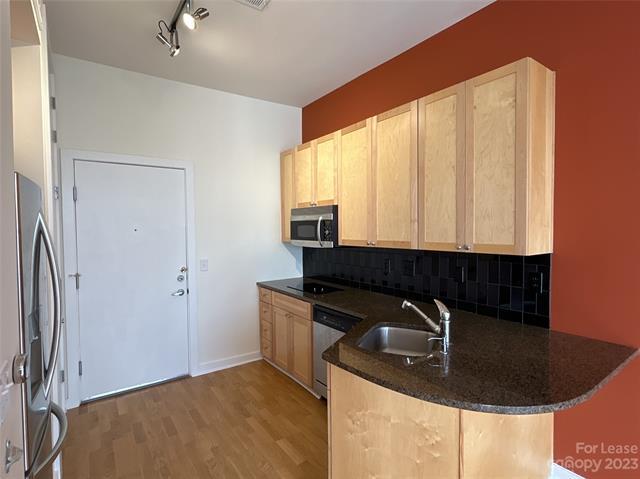 Foto del edificio - 525 E 6th St