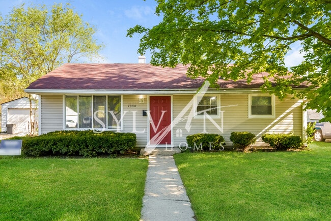 Enjoy living the good life in this 3 bedro... - Enjoy living the good life in this 3 bedro... House