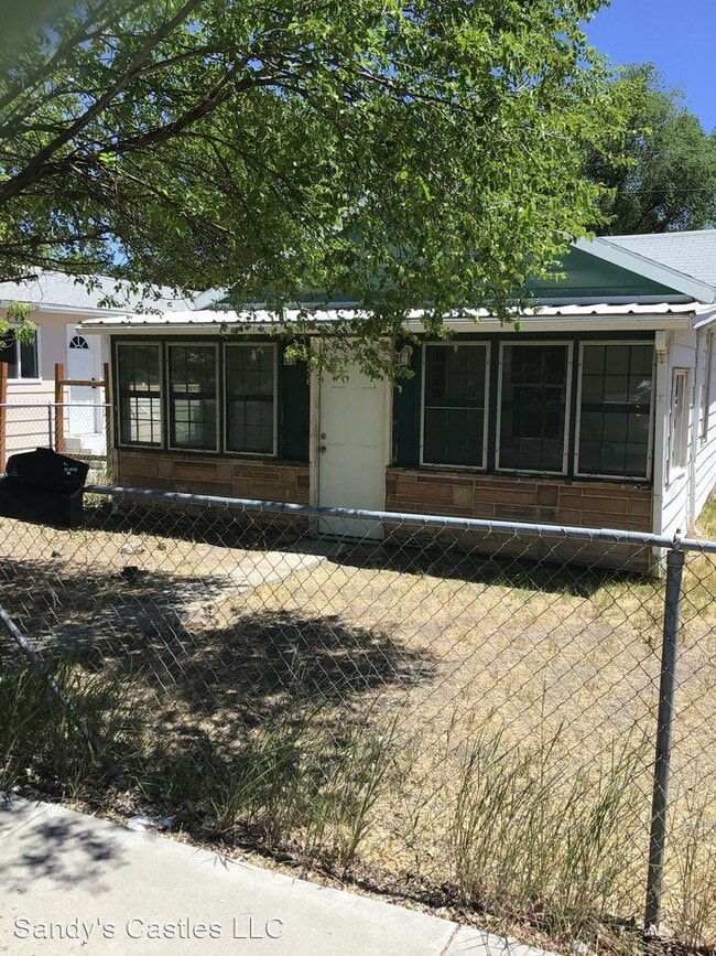 Building Photo - 2 br, 1 bath House - 476 Walnut Street