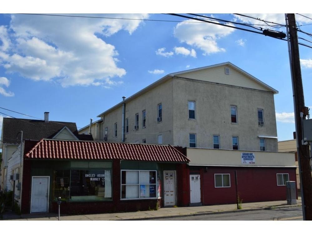 Primary Photo - 204 Grand Avenue