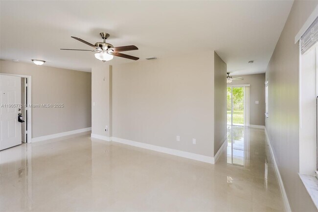 Foto del edificio - 16905 SW 106th Ct