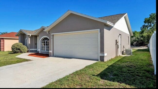 Building Photo - 6714 Shepherd Oaks St