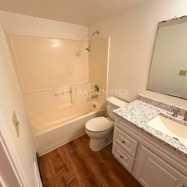Foto del edificio - 9th St Duplex