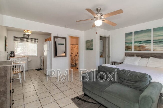 Building Photo - 1664 Beach Blvd
