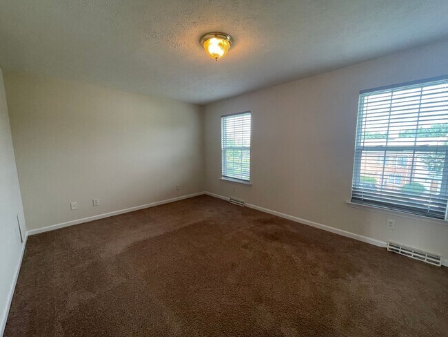 Foto del edificio - Timberlake Area Townhome