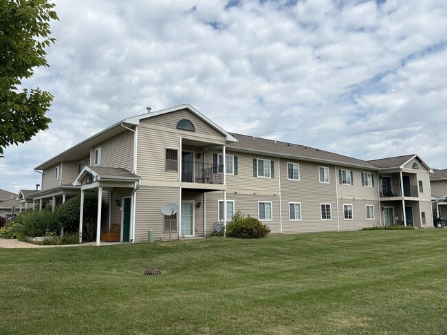 Building Photo - Hawk's Ridge Senior/Family Apartments