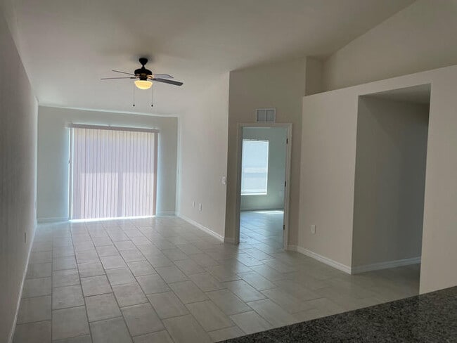 Building Photo - SW Cape Coral Duplex Unit