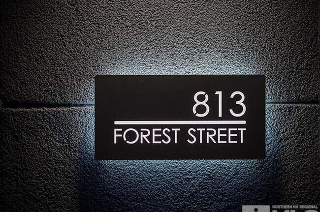 Building Photo - Modern Midtown Living