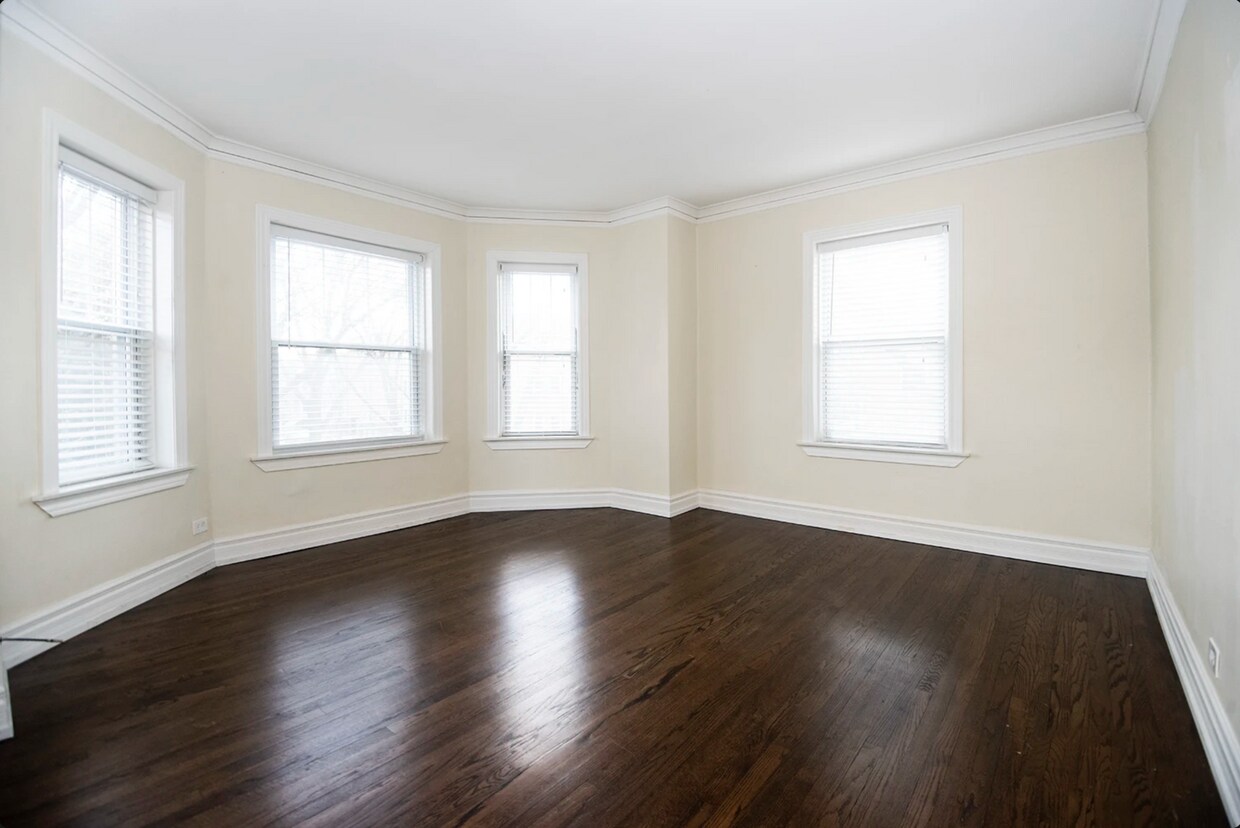 Foto principal - 3643 N Hoyne Ave