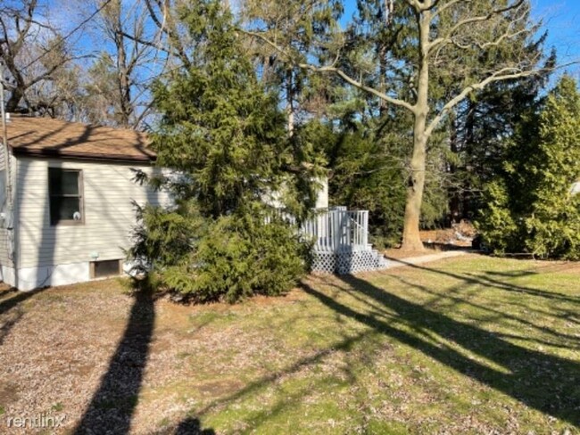Building Photo - 3 br, 1.5 bath House - 75 Columbus Ave