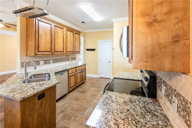 Foto del edificio - 1312 Catherine Dr