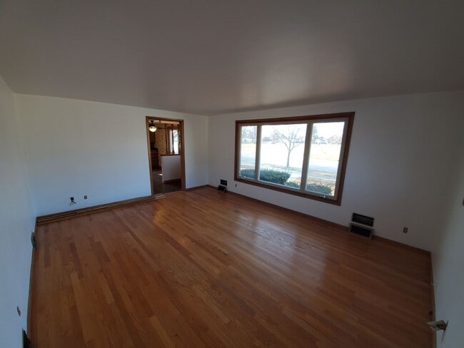 Building Photo - 3 bedroom Northside ranch