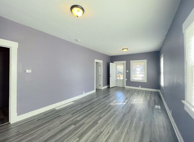 Foto del edificio - 2 bedroom home with garage