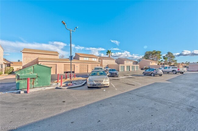 Foto del edificio - 5138 Greene Ln