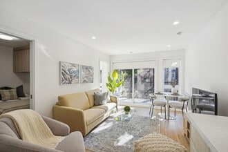 Building Photo - 2114-2114 Rue Bercy