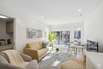 Building Photo - 2114-2114 Rue Bercy