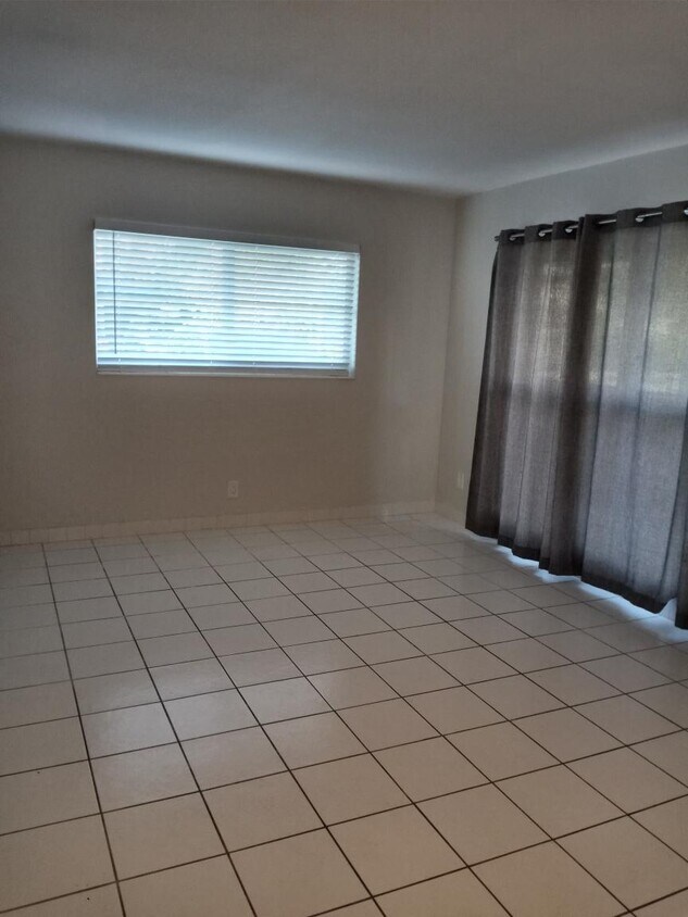 Primary Photo - 1240 SE 3rd Ct