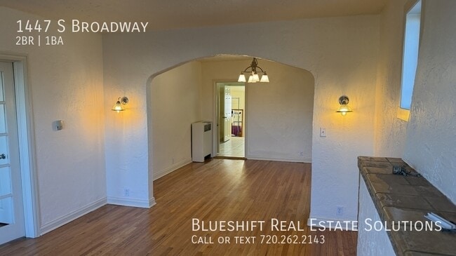 Foto del edificio - 1447 S Broadway