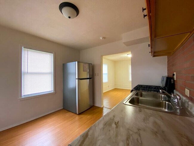 Building Photo - Spacious Townhome Available Now!