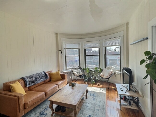 Foto del edificio - 1390 Beacon St