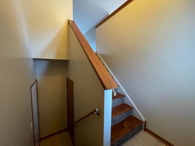 Building Photo - 182 Aspen Ct