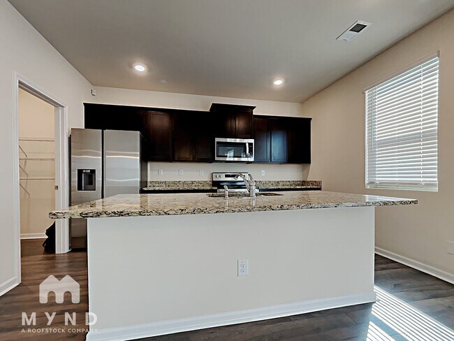 Building Photo - 1572 Denver Way