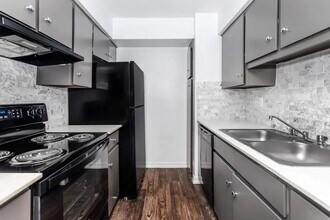 Building Photo - 4400 Memorial Dr