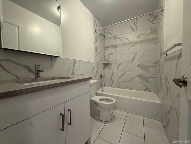 Foto del edificio - 57-14 Xenia St