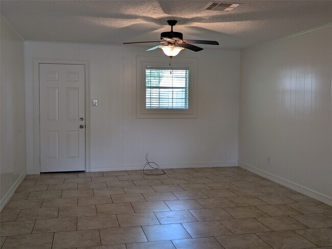 Building Photo - 23103 Berry Pine Dr