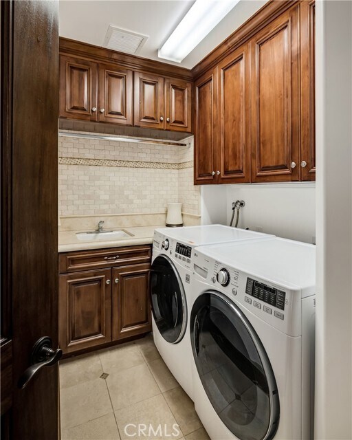 Foto del edificio - 718 N Poinsettia Ave