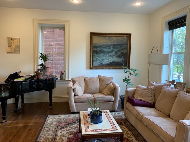 Building Photo - Recently Renovated Historic Mansion in Ben...