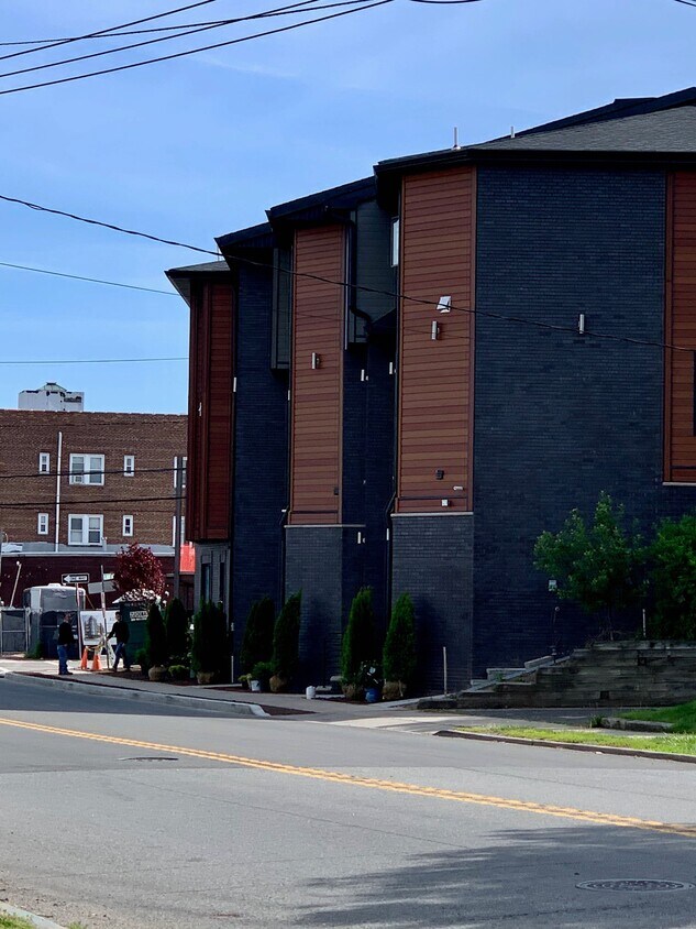 Building Photo - 82 W Ruby Ave