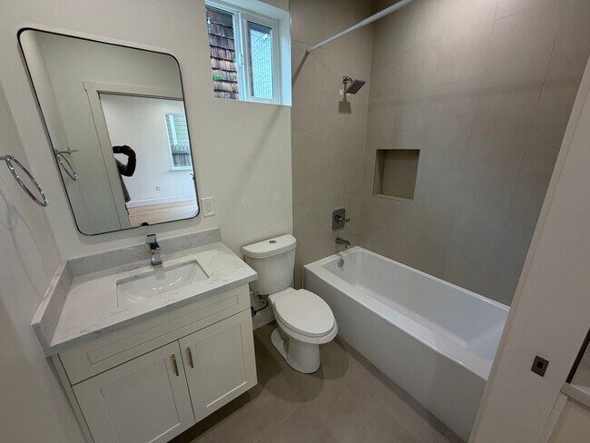 Foto del edificio - Midtown duplex | 2 bedroom | 1 bathroom | New build