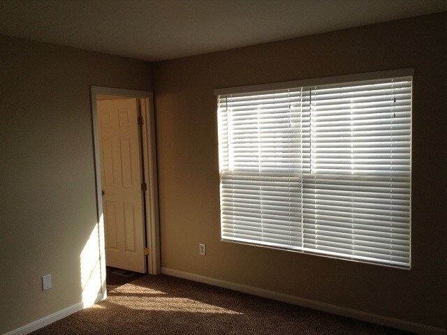 Foto del edificio - 118 Friar Tuck Dr