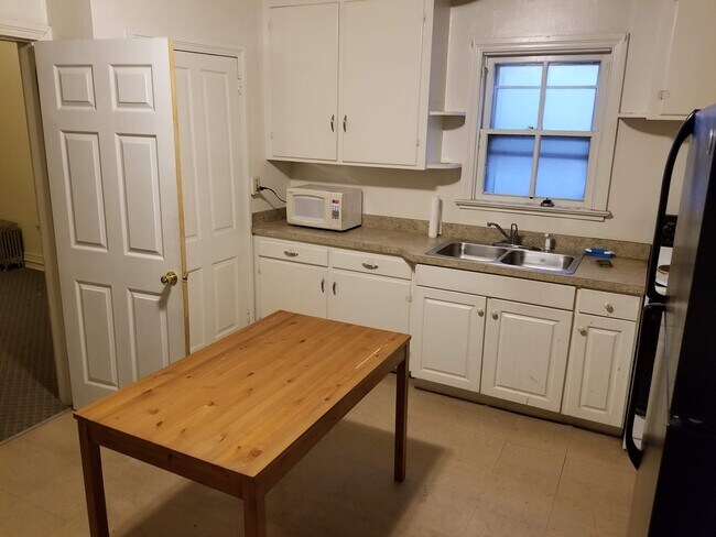 Building Photo - 982 Wayne Ave