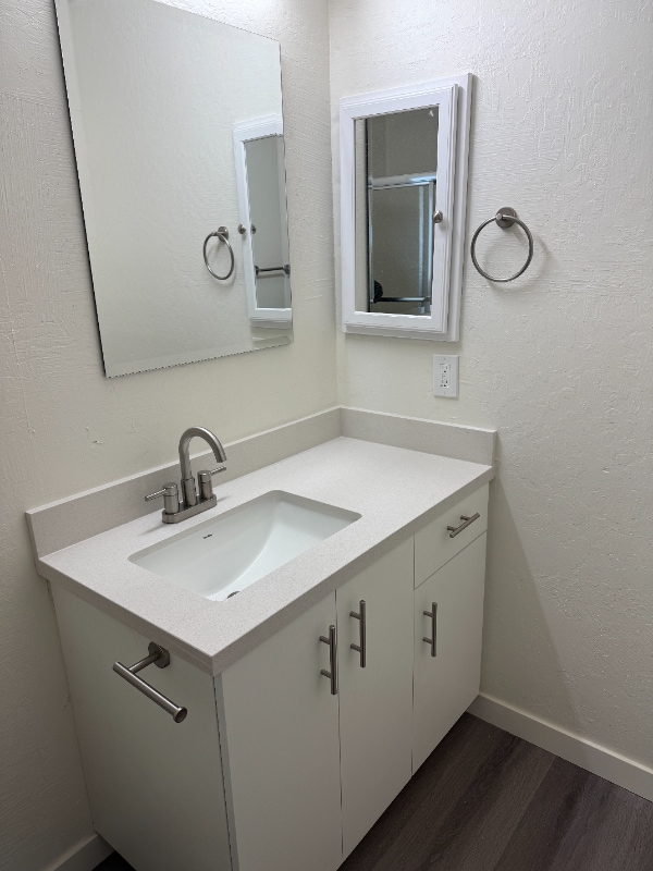 Building Photo - 725 W Fletcher Ave