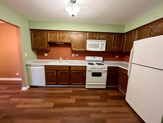 Building Photo - 825 Weidner Ct S