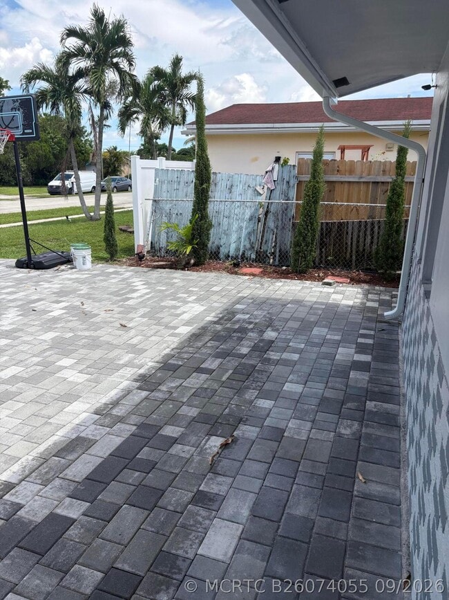 Building Photo - 8250 SW 8th Ct