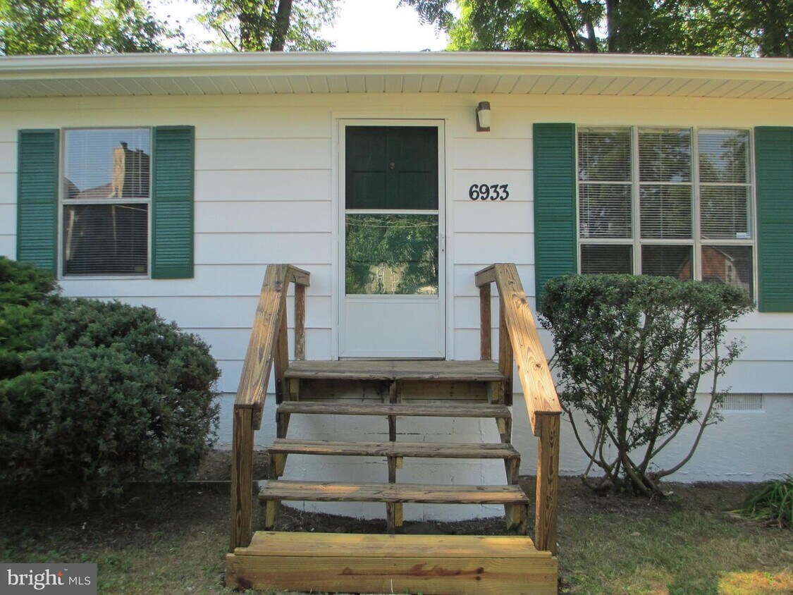 6933 Park Ave, McLean, VA 22101 House for Rent in McLean, VA