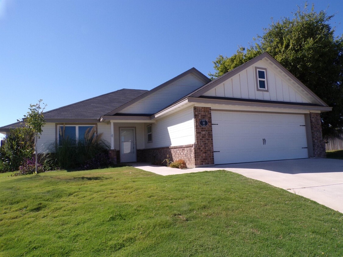 112 Rylee Rd, TX 78611 House Rental in TX