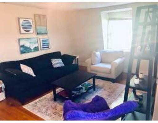 Foto principal - 355 W 4th St